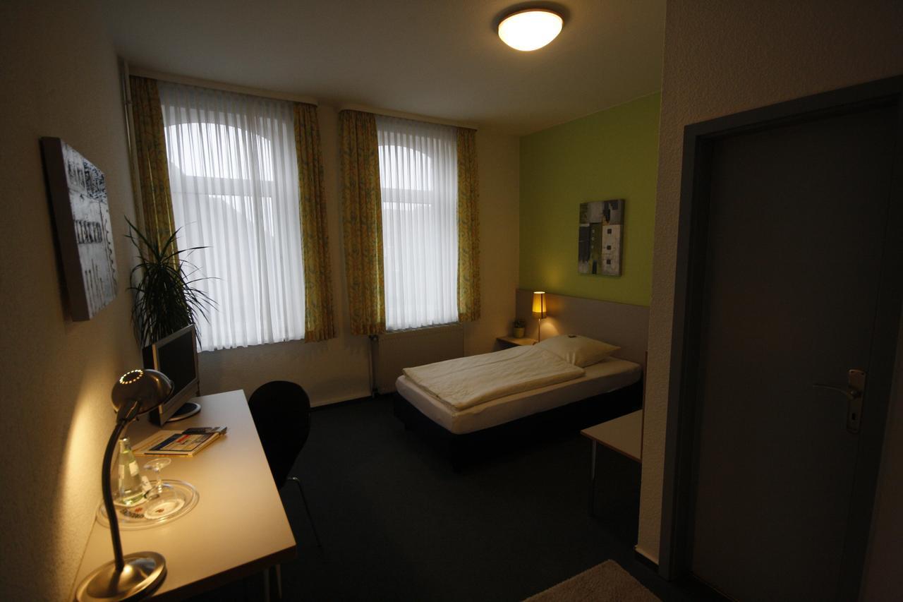 Hotel-Gaststatte Mutter Buermann Hemmingen  Exterior photo